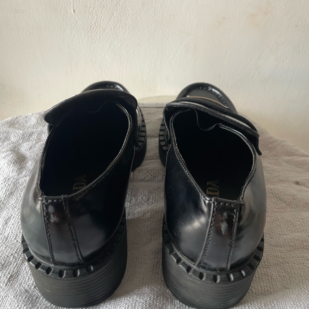 💎⭐️Authentic ⭐️Prada Women’s Leather Slip-On Loafers - Picture 9 of 14